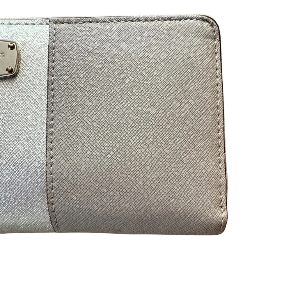 Women’s Michael Kors Taupe/Silver Wallet Wristlet w Zipper Closure
